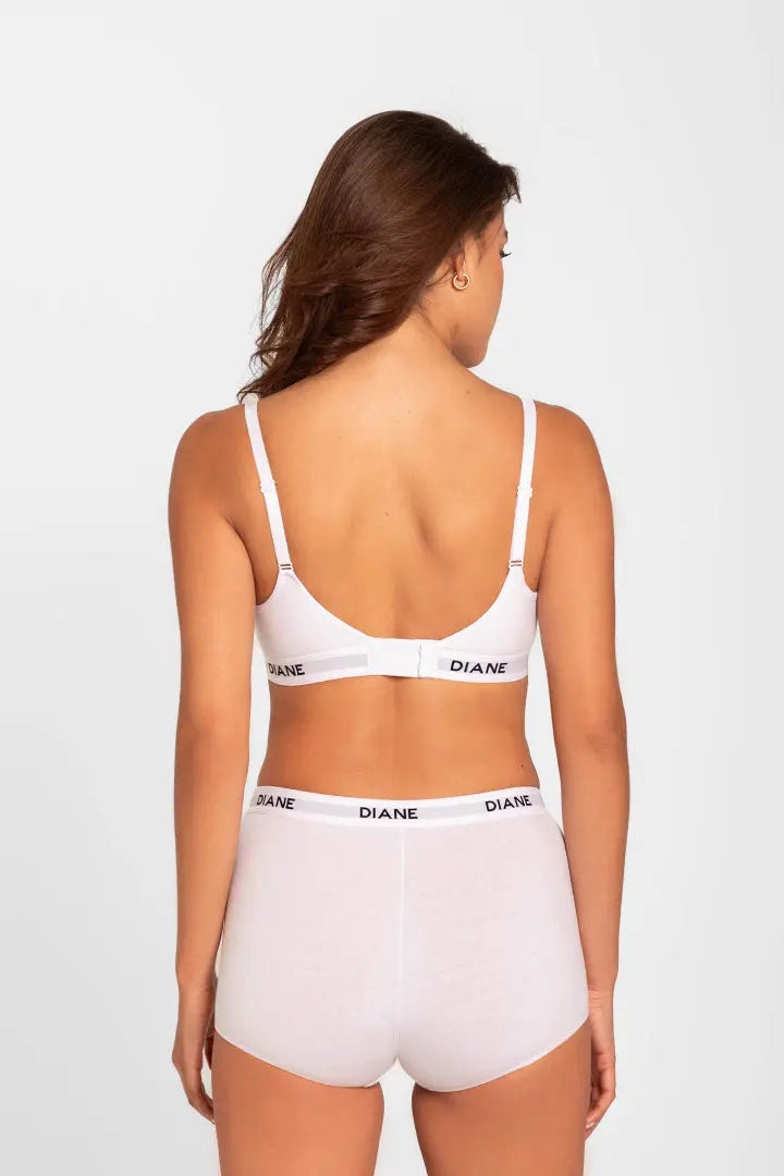 Detalle del algodón peinado y ajuste del panty bóxer Diane & Geordi - color blanco de espalda