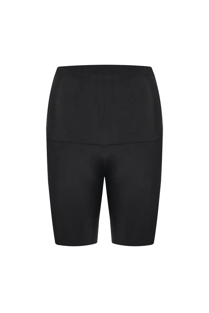 Panty bóxer tiro alto con control y piernas invisibles – Diane & Geordi, color negro fondo transparente 