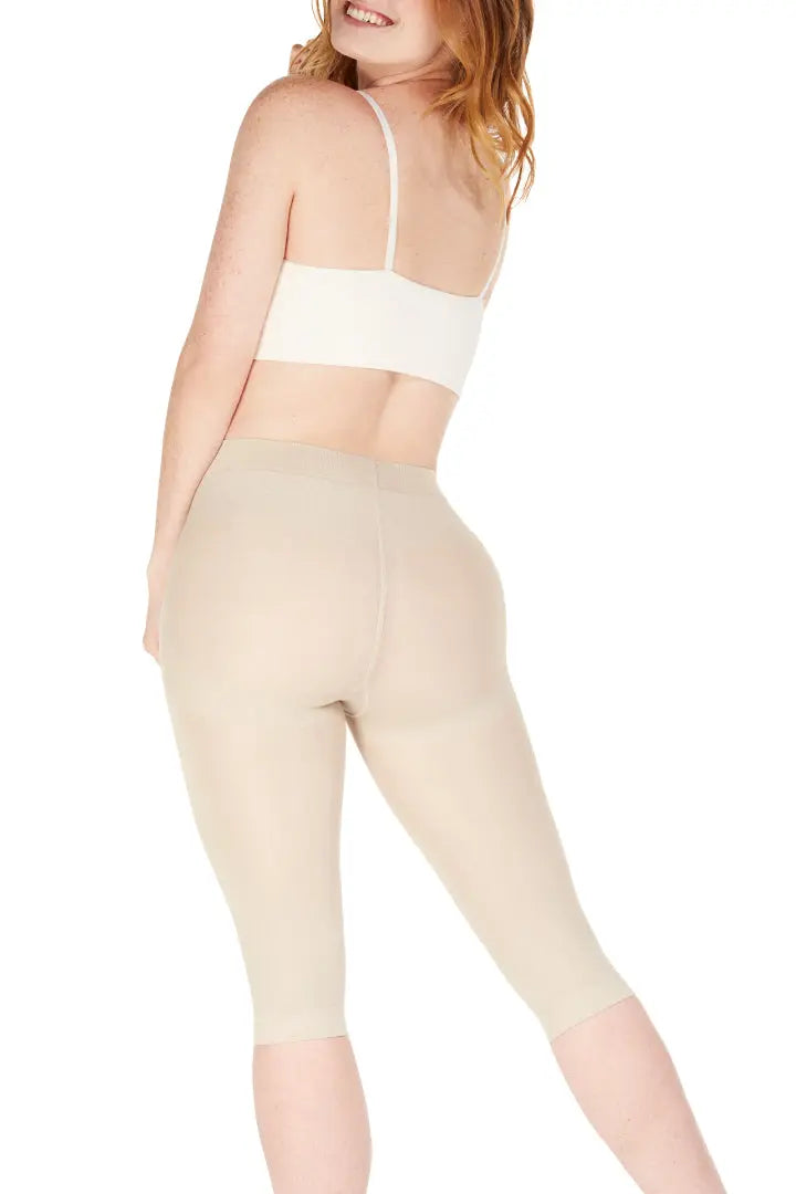 Capri Diane con control de abdomen y costuras invisibles – vista posterior - de espalda