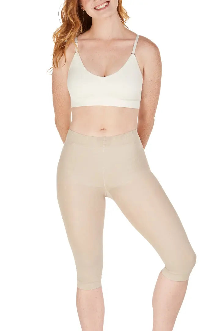 Capri Diane con control de abdomen y costuras invisibles – vista posterior - color piel
