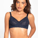 Vista posterior del brasier con alto cubrimiento y soporte, color azul oscuro