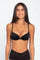 Modelo usando brasier push-up para escotes pronunciados color negro