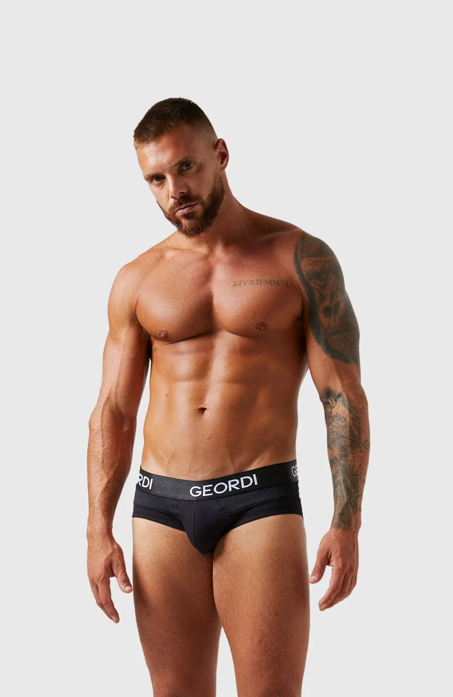 Brief masculino en algodón peinado con elástico contramarcado. Color Negro