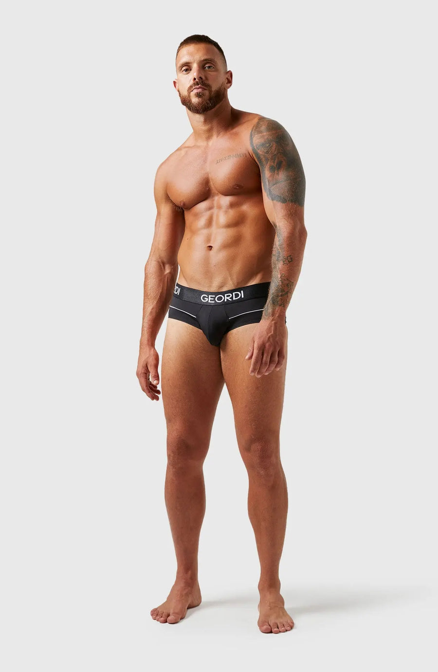 Brief masculino en microfibra premium con elástico contramarcado. Color negro