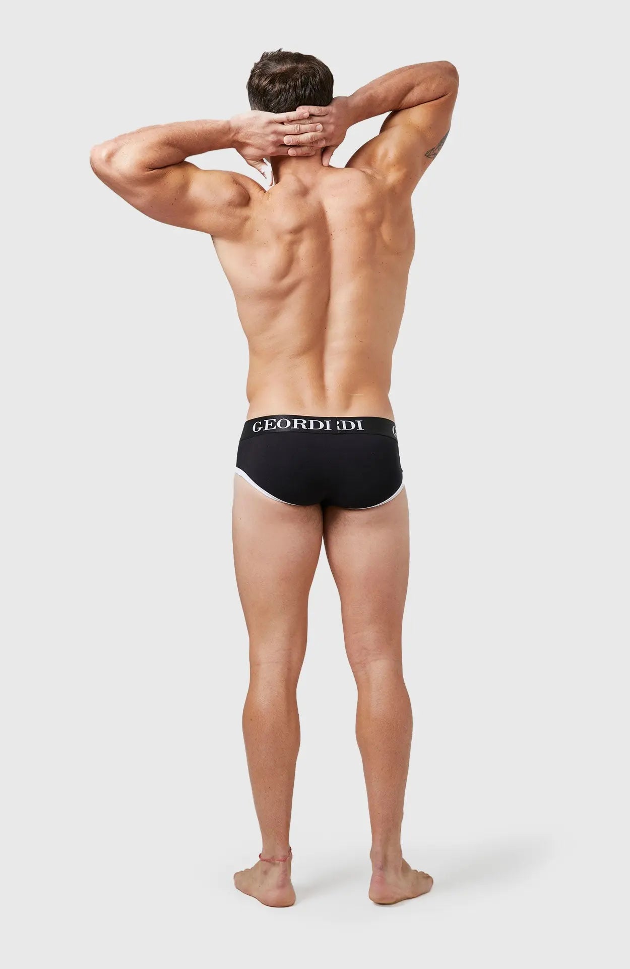 Brief para hombre en algodón peinado premium color sólido negro