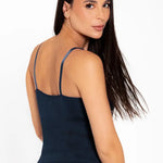 Camisilla seamless de microfibra con tirantes ajustables, color azul oscuro de espalda