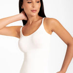 Camisilla seamless de microfibra con tirantes ajustables, color blanco detalle plano americano