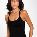 Camisilla seamless de microfibra con tirantes ajustables, color negro de frente