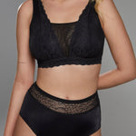 Brasier, bra de mastectomí­a Diane & Geordi en encaje negro, diseñado para brindar comodidad y soporte diario.