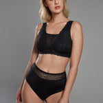 Brasier, bra de mastectomí­a Diane & Geordi en encaje negro, diseñado para brindar comodidad y soporte diario.