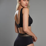 Brasier, bra de mastectomí­a Diane & Geordi en encaje negro, diseñado para brindar comodidad y soporte diario.