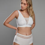 Brasier, bra de mastectomí­a Diane & Geordi en encaje blanco, diseñado para brindar comodidad y soporte diario.