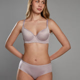 Detalle del realce medio en brasier Diane 021902