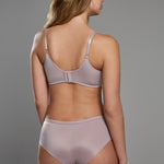 Detalle del brasier con interior en Powernet