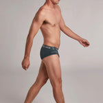 Brief (GG05B8) Diane & Geordi Colombia