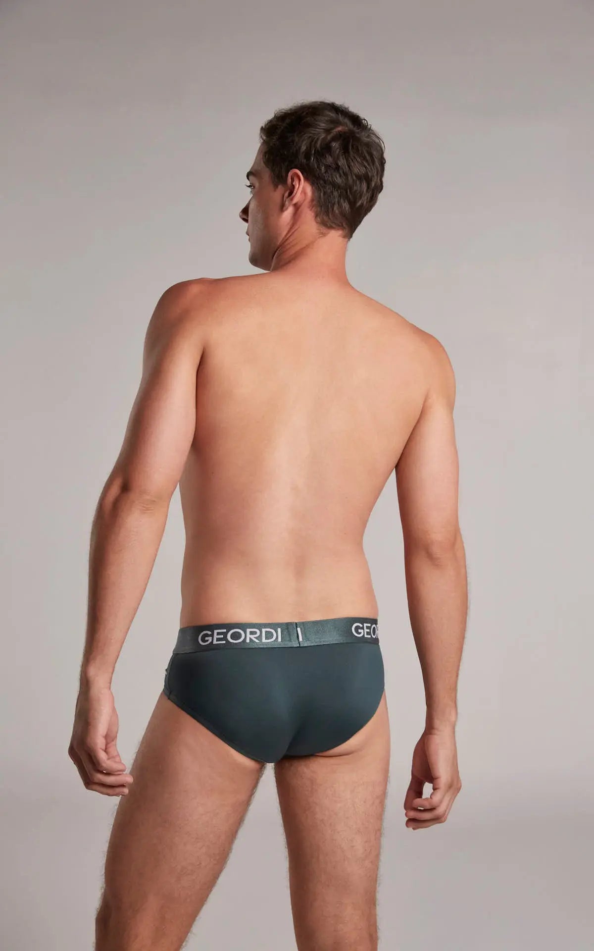 Brief (GG05B8) Diane & Geordi Colombia