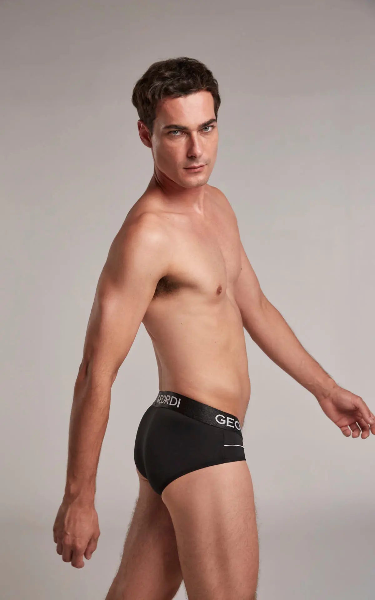 Brief (GG05B8) Diane & Geordi Colombia