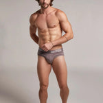 Brief (GG05B8) Diane & Geordi Colombia