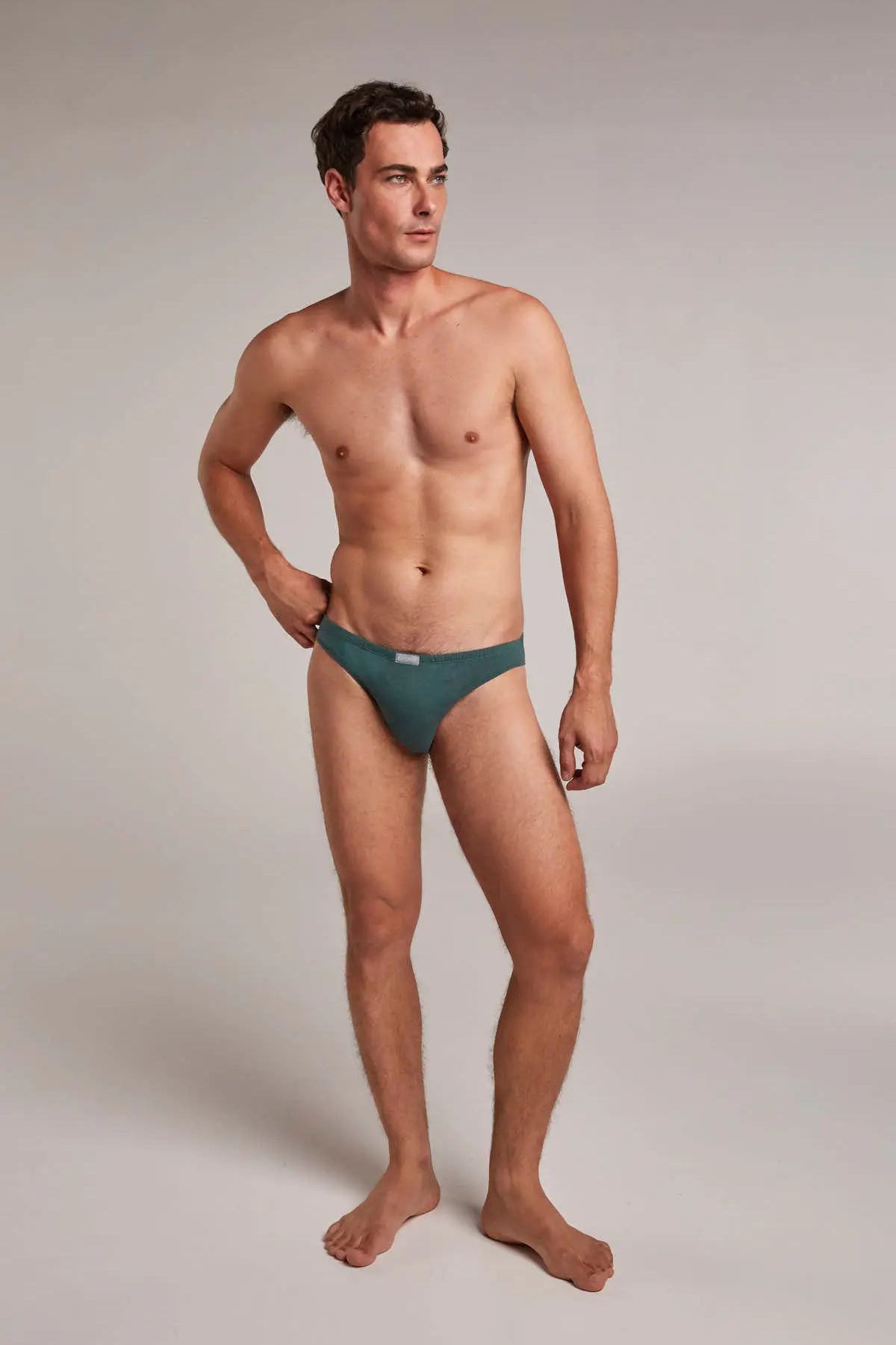 Tanga (2164) Diane & Geordi Colombia