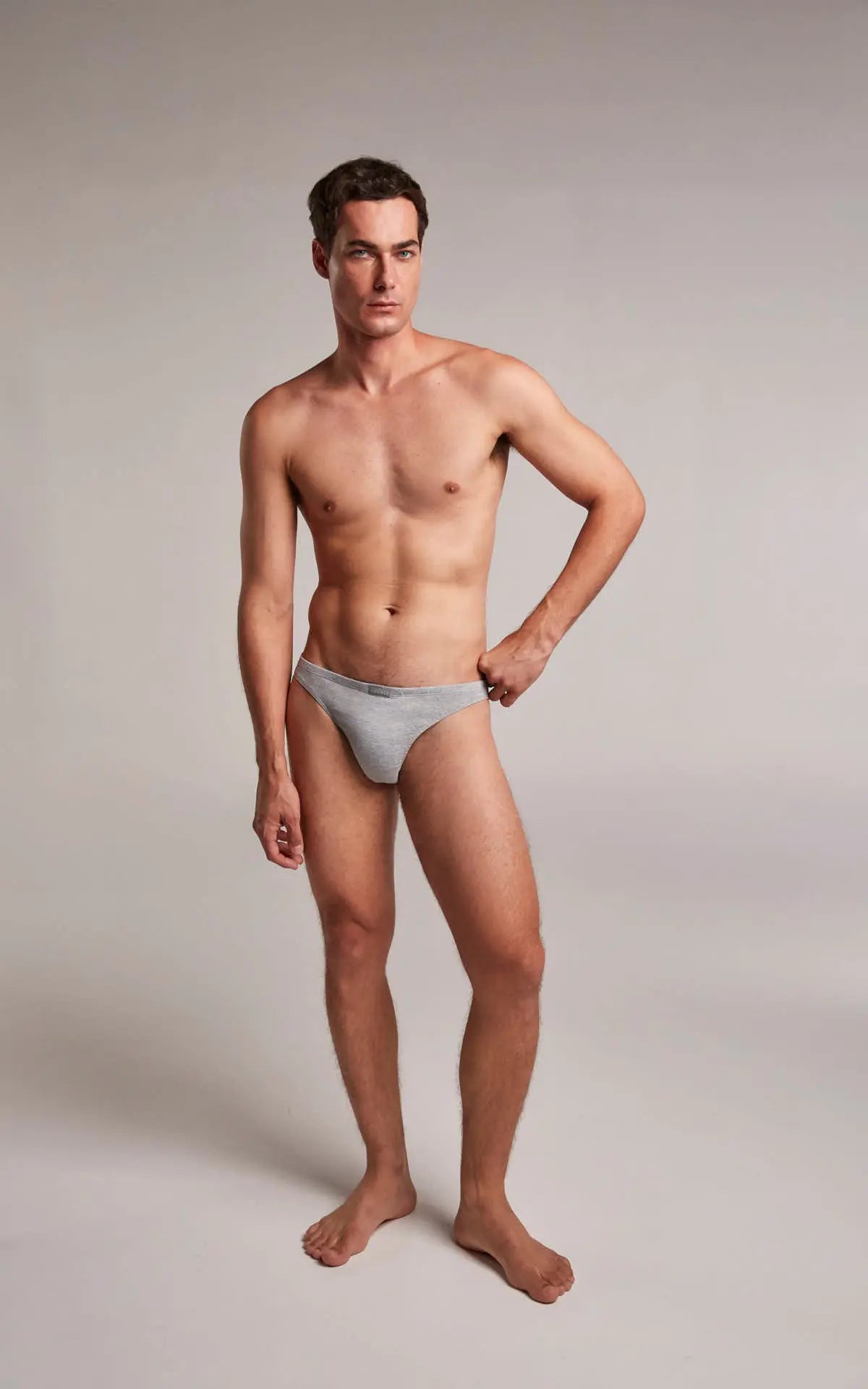 Tanga (2164) Diane & Geordi Colombia