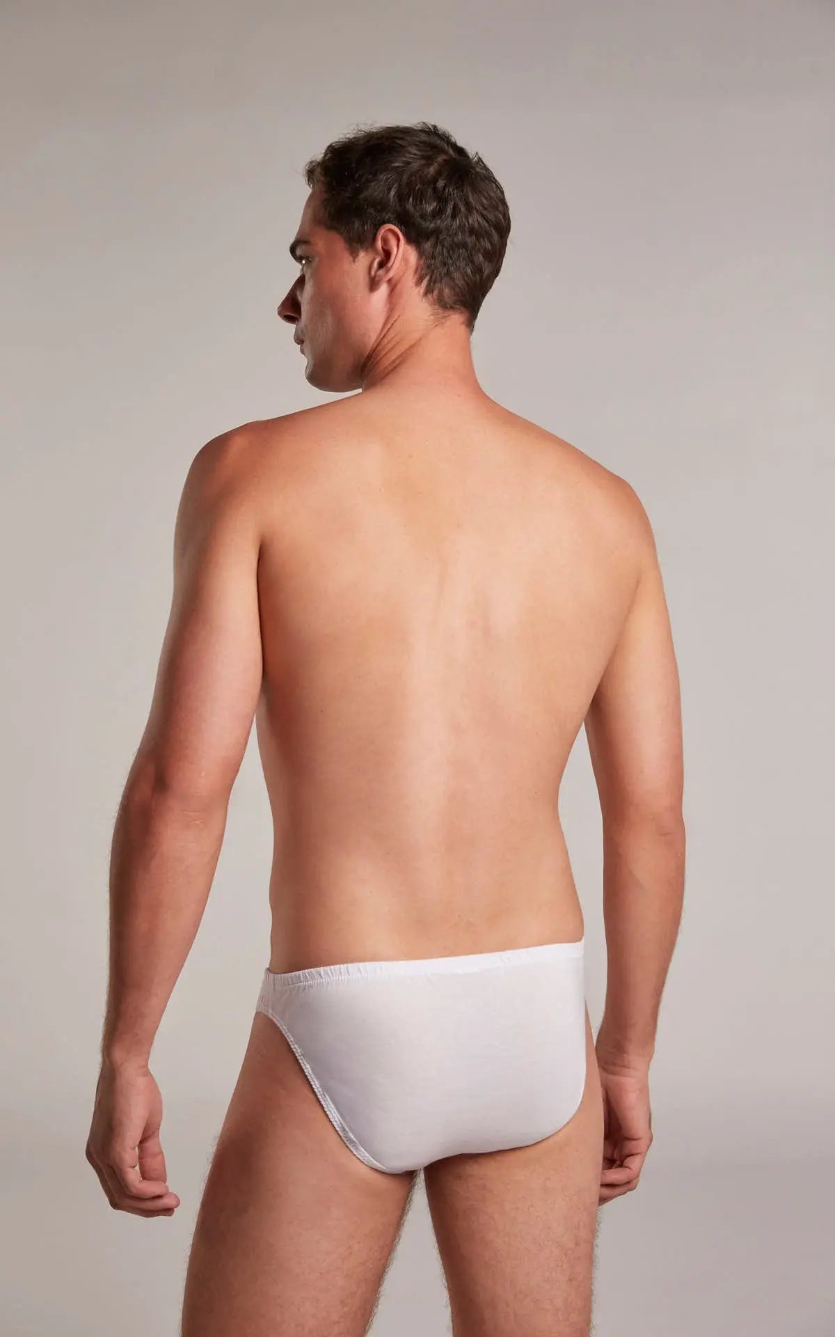 Tanga (2164) Diane & Geordi Colombia