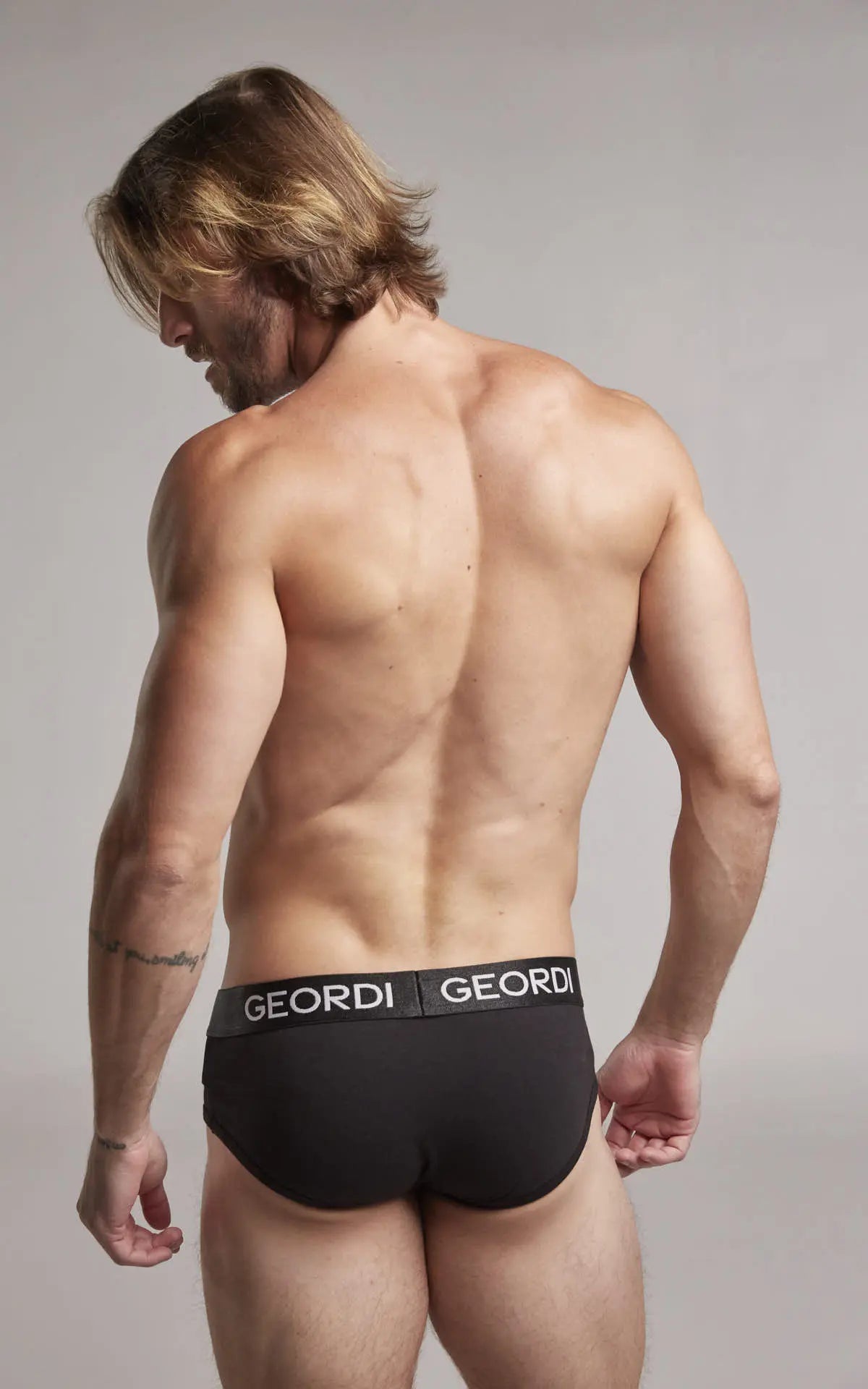 Brief (GG03L6) Diane & Geordi Colombia