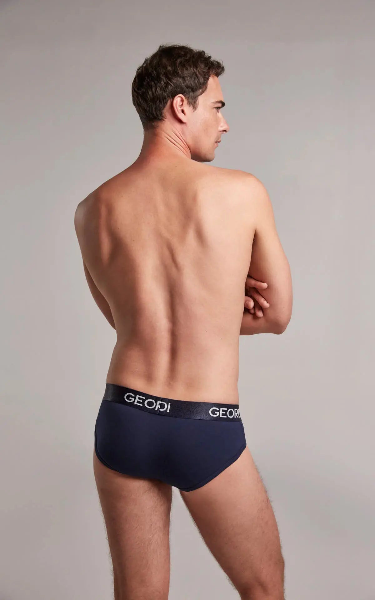 Brief (GG03L6) Diane & Geordi Colombia