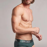 Brief (GG03L6) Diane & Geordi Colombia