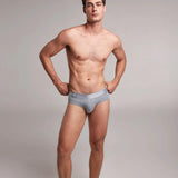 Brief (GG03L6) Diane & Geordi Colombia