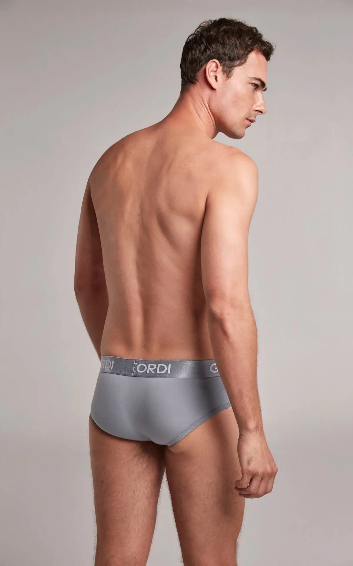 Brief (GG03L6) Diane & Geordi Colombia