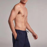 pantaloneta deportivo con bóxer interno para hombre espalda de lado