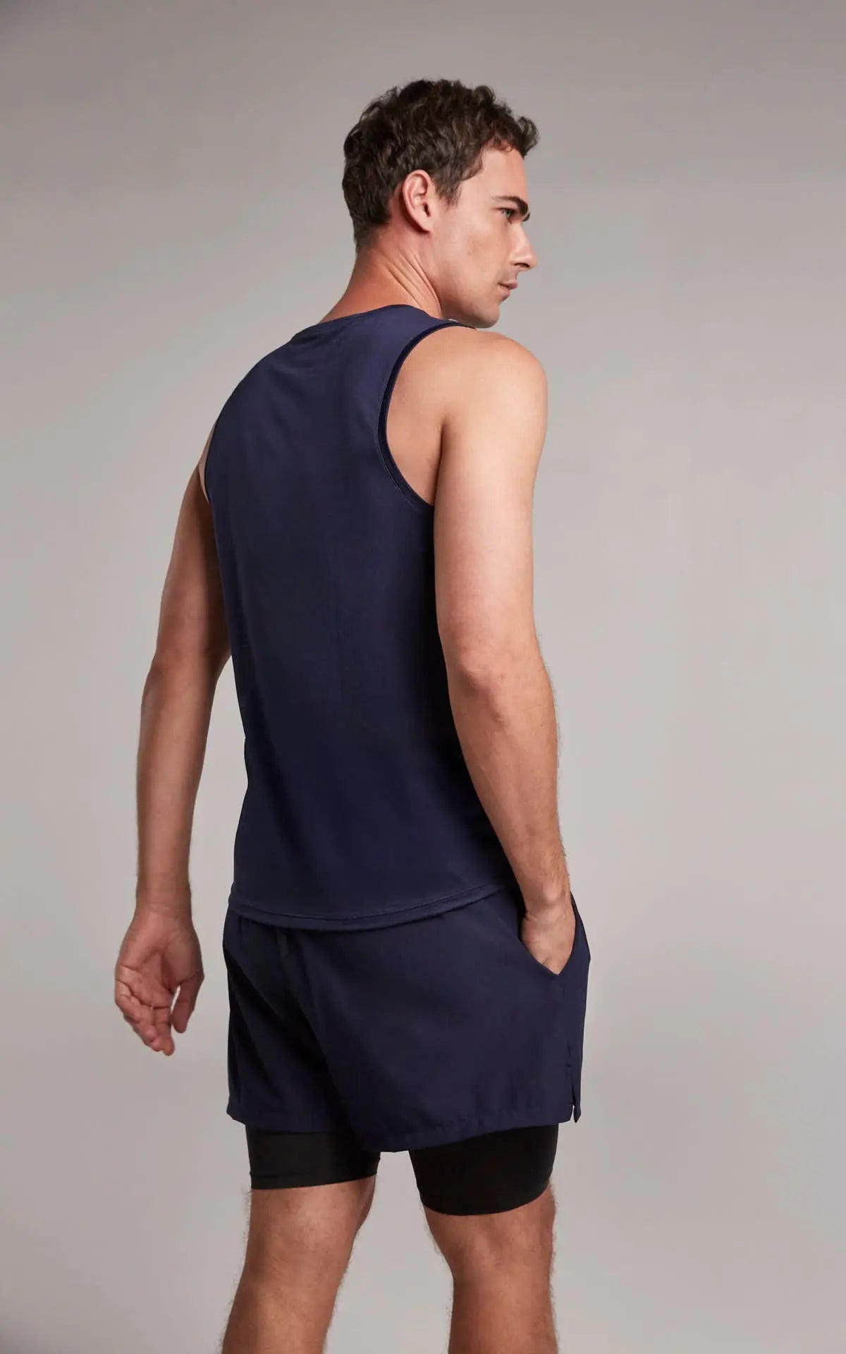 Camiseta deportiva cuello redondo para mujer en malla de espalda