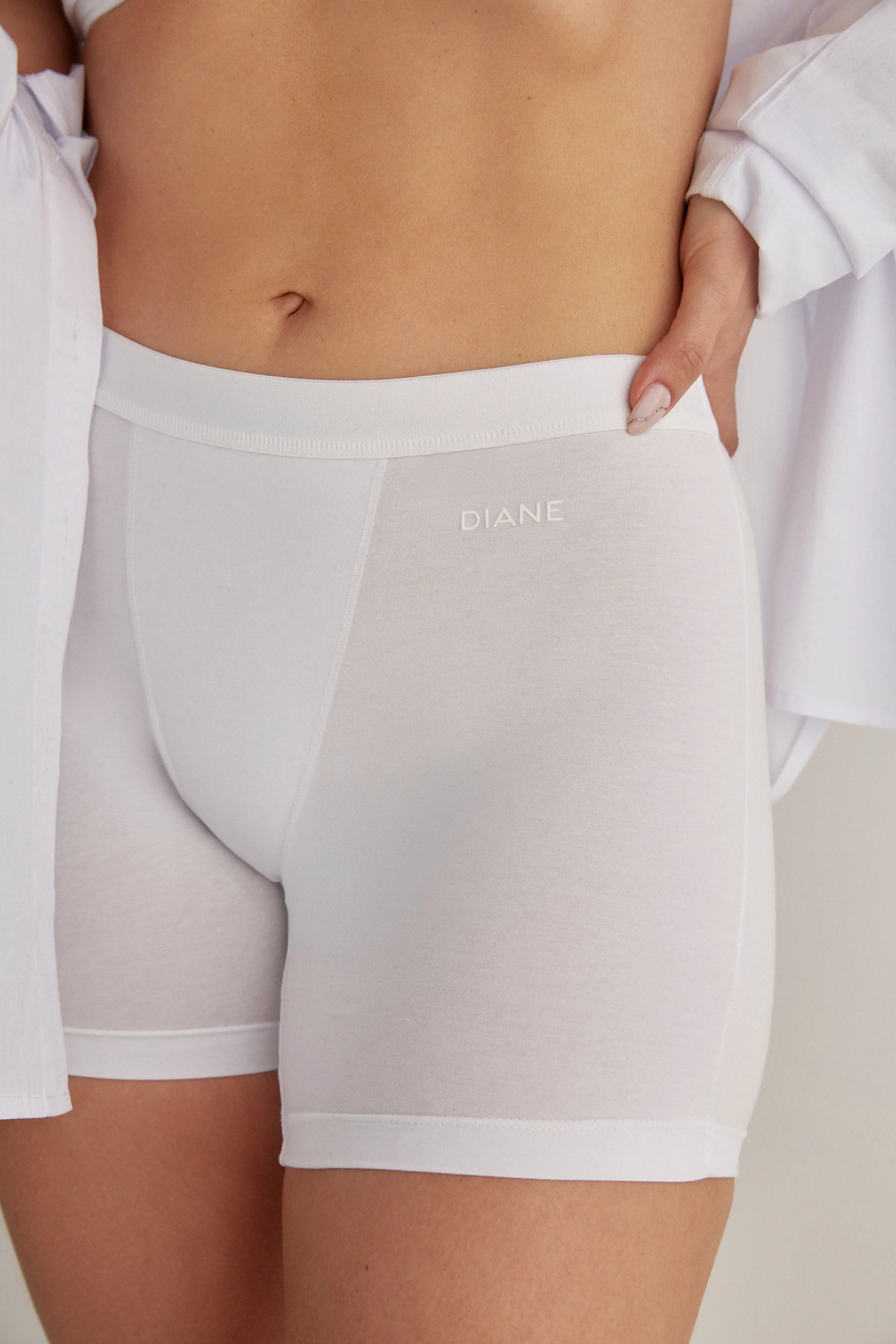 Panty cómodo con elástico ancho en cintura, color blanco, plano detalle