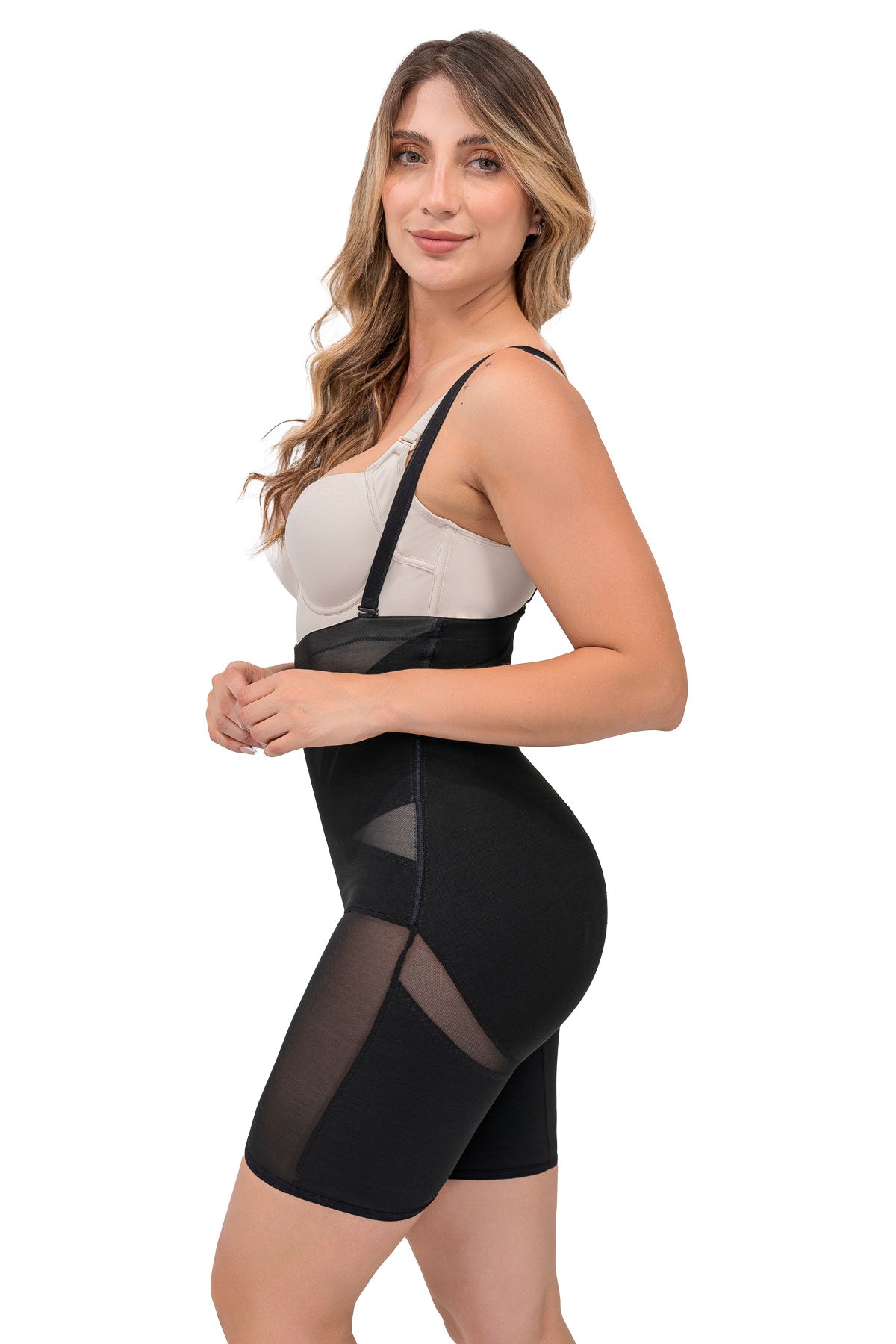 Faja colombiana short corto con efecto levanta glúteos medio y control de abdomen suave