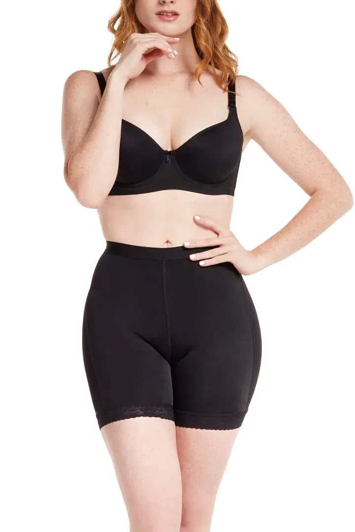 Faja corta de compresión alta con efecto levanta glúteos color negro