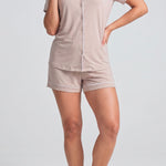 Pijama corta para dama con camisa cuello camisero y short con sesgos al contraste.