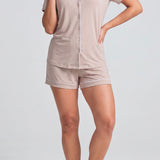 Pijama corta para dama con camisa cuello camisero y short con sesgos al contraste.
