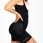 Faja moldeadora corta con senos libres y compresión alta Diane&Geordi, color negro, plano lateral