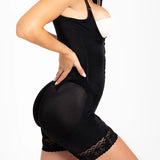 Faja moldeadora corta con senos libres y compresión alta Diane&Geordi, color negro, plano lateral
