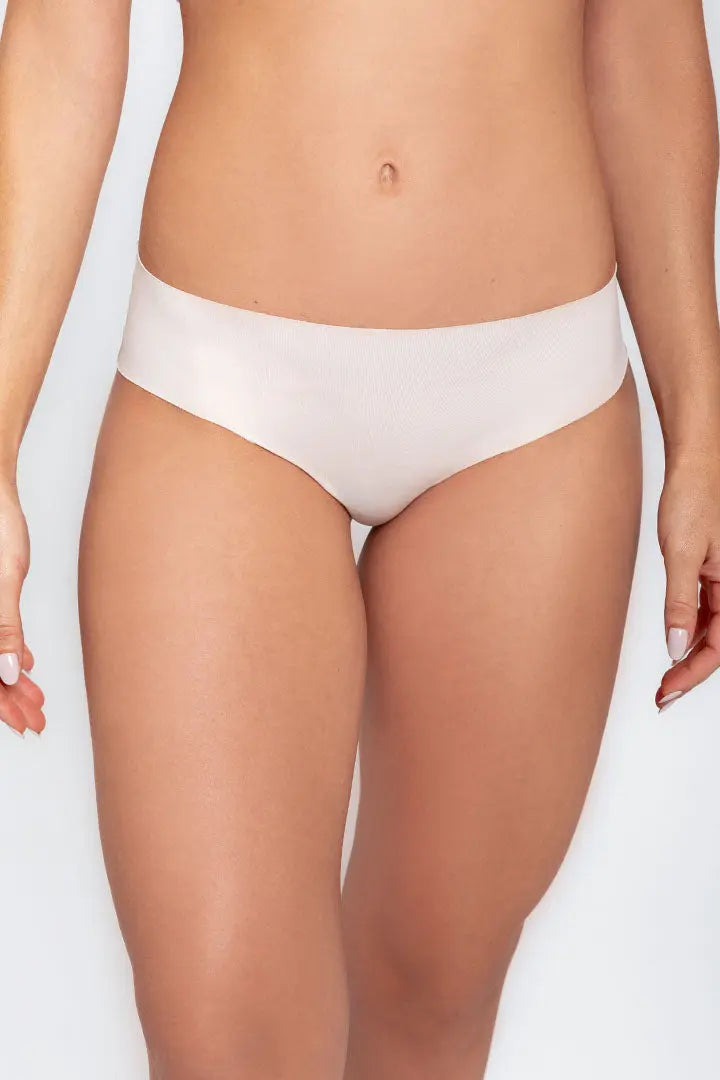 Panty hipster invisible sin costuras en microfibra premium color blanco plano medio panty