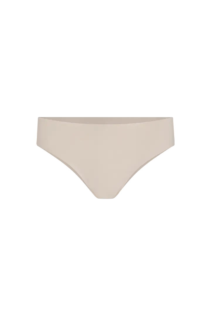 Panty hipster invisible sin costuras en microfibra premium color piel  transparente