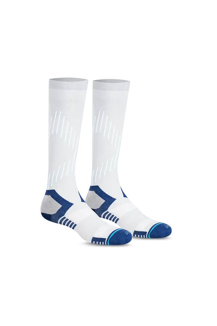 Media extra larga con ajuste cómodo y soporte extendido. Color blanco con azul