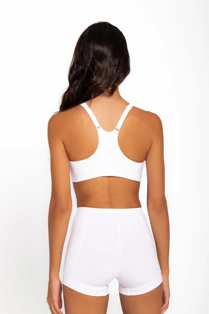 Panty bóxer alto cubrimiento Diane & Geordi, color blanco de espalda