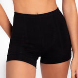 Panty bóxer alto cubrimiento Diane & Geordi, color negro de frente