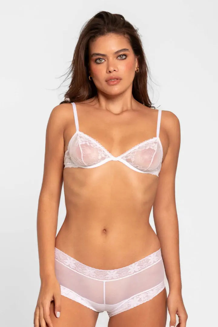 Panty cachetero con encaje floral y elástico en cintura color blanco