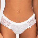 Panty cachetero en tul y encaje floral – Diane & Geordi, color blanco de frente plano detalle