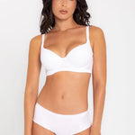 Panty cachetero invisible unicolor con efecto levanta cola – Diane & Geordi, color blanco