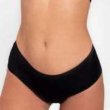 Panty cachetero invisible unicolor con efecto levanta cola – Diane & Geordi, color negro plano americano