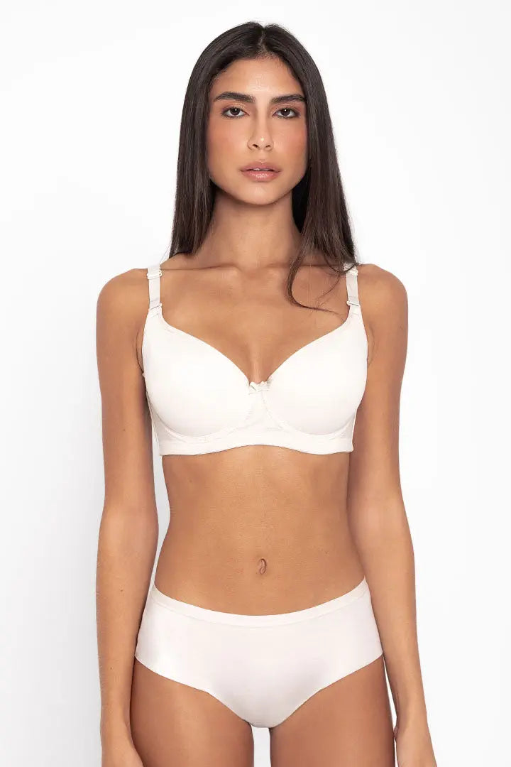 Panty cachetero invisible unicolor con efecto levanta cola – Diane & Geordi, color blanco plano de frente 