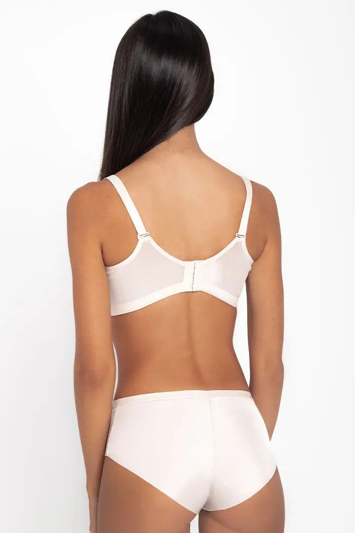 Panty cachetero invisible unicolor con efecto levanta cola – Diane & Geordi, color blanco de espalda